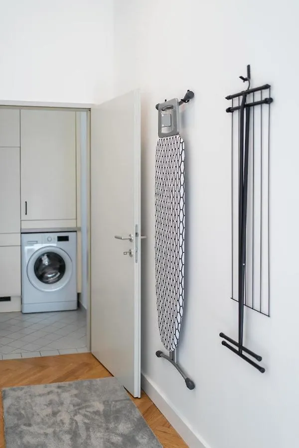 Myflat - Bright Apartment Near Central Station Vienna Austria