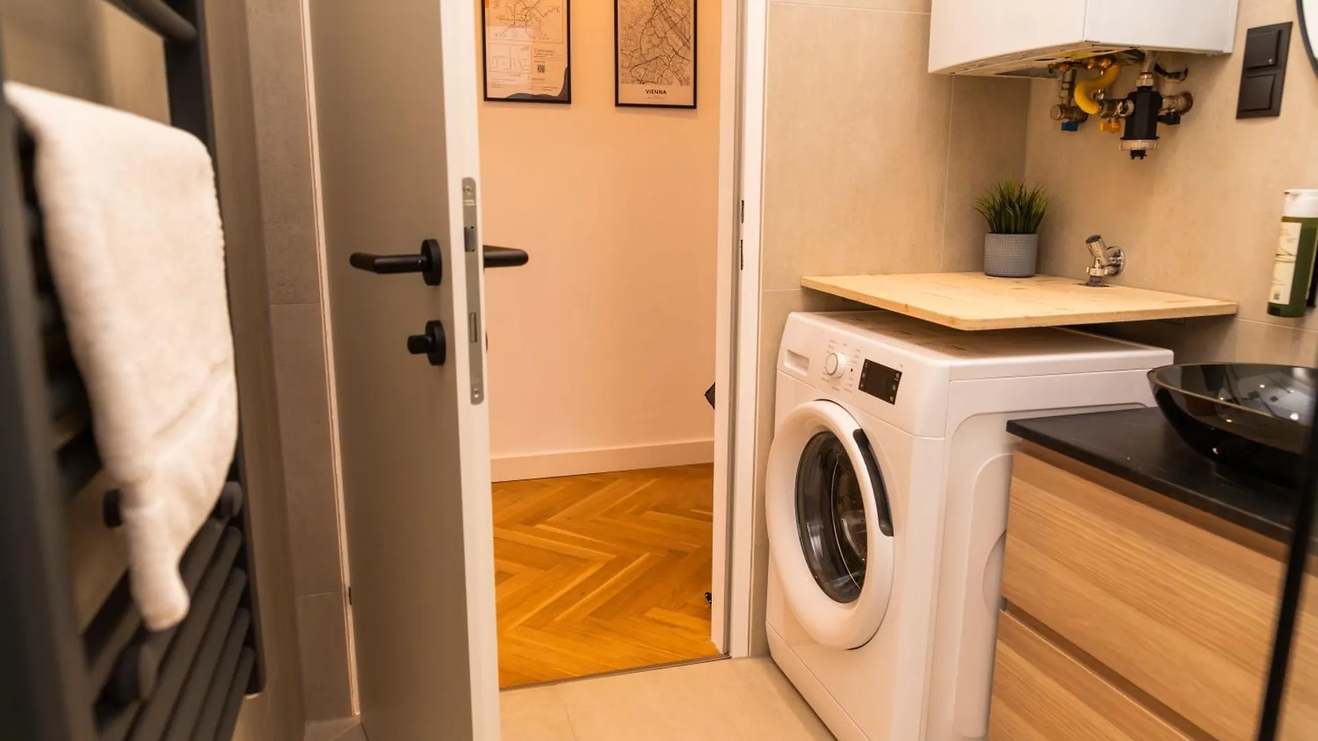 Myflat - Bright Apartment Near Central Station Vienna 0*,  Austria