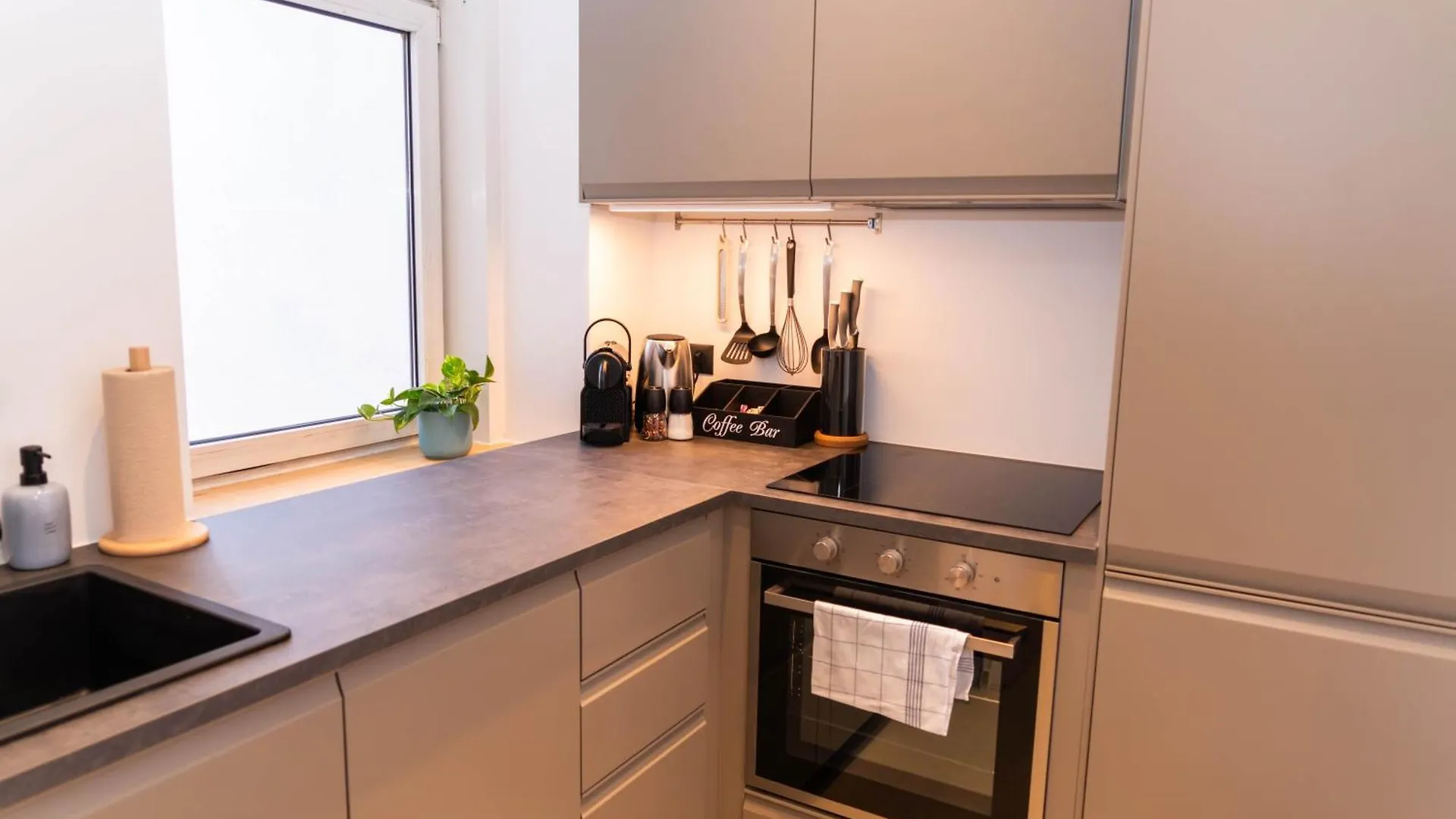 Myflat - Bright Apartment Near Central Station Vienna Austria