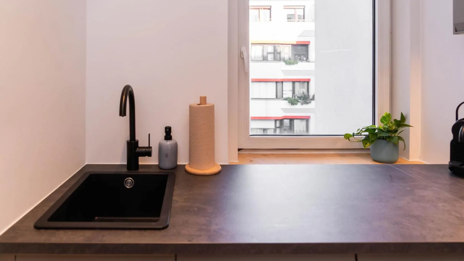 Myflat - Bright Apartment Near Central Station Vienna Austria
